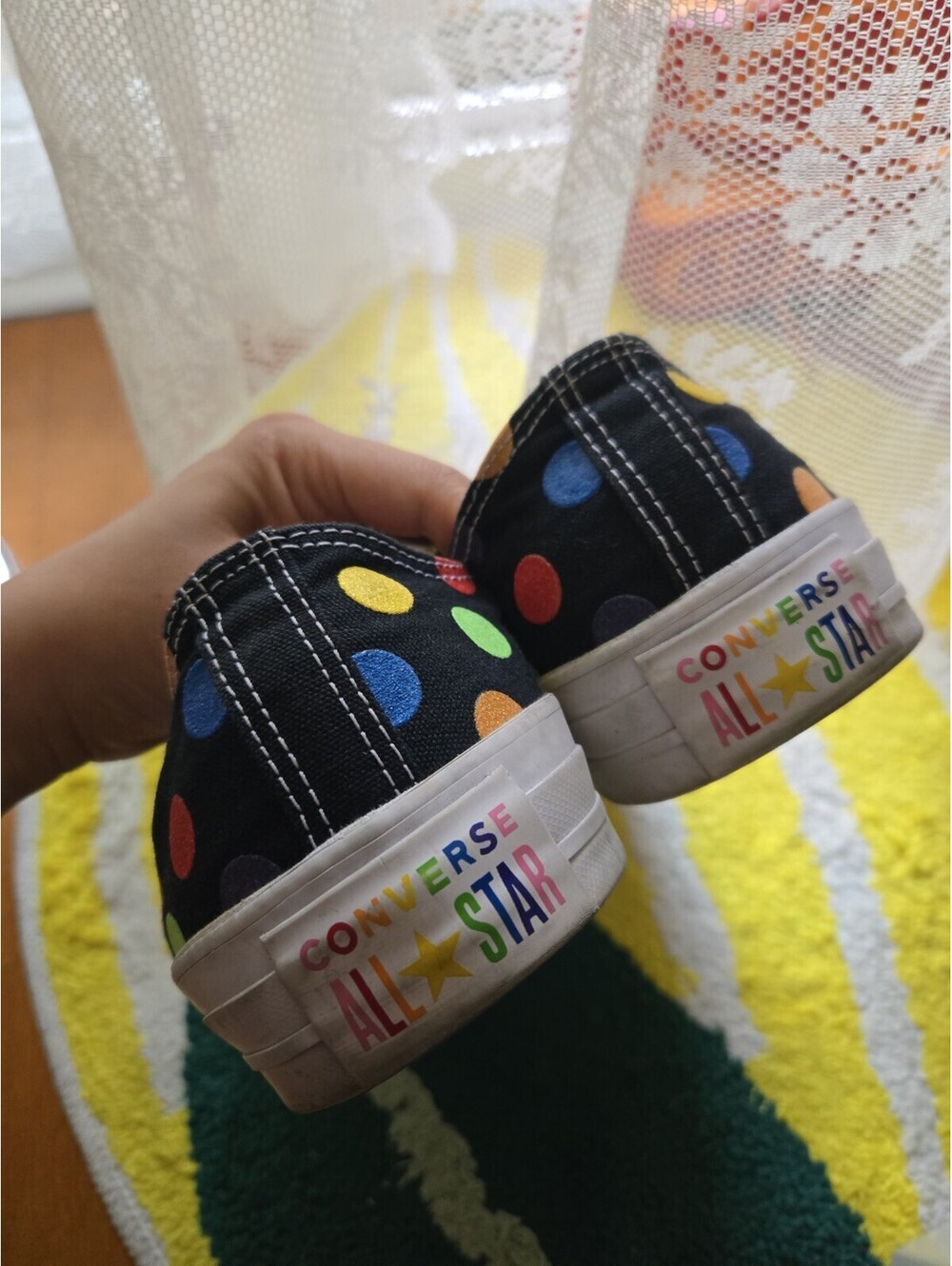 MILEY CYRUS CONVERSE ALL STAR SNEAKER RAINBOW POLKA DOT PRIDE SIZE MEN 12/ WO 14 - Picture 6 of 8